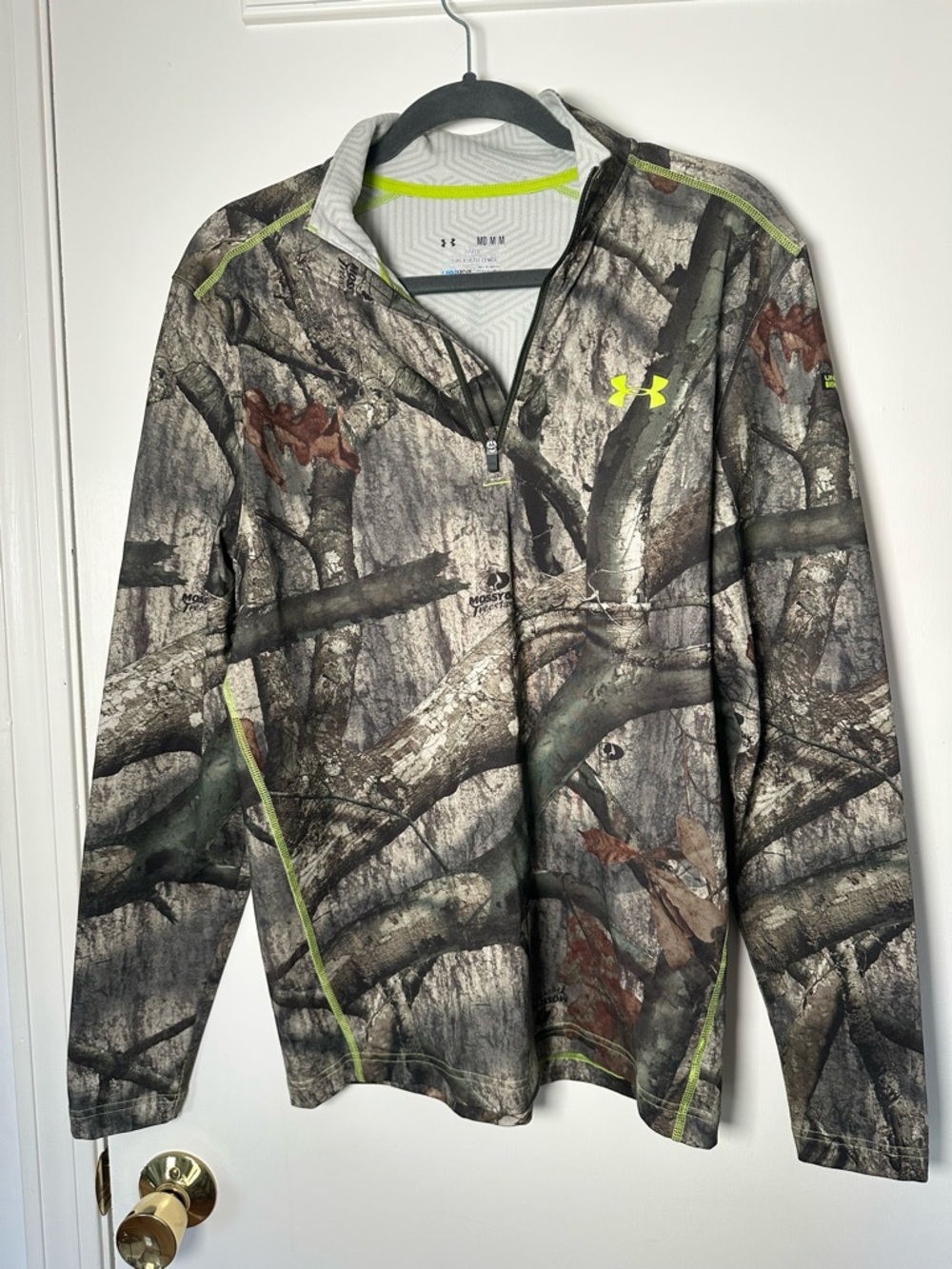 Camouflage Under Armour Quarter Zip Cold Gear Sweater size Medium Camo